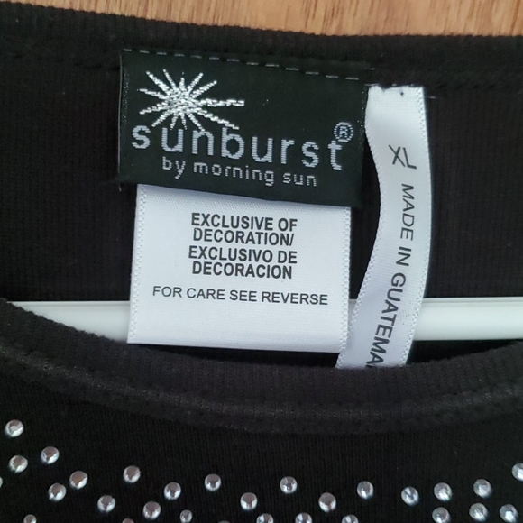 Black top - Picture 3 of 5